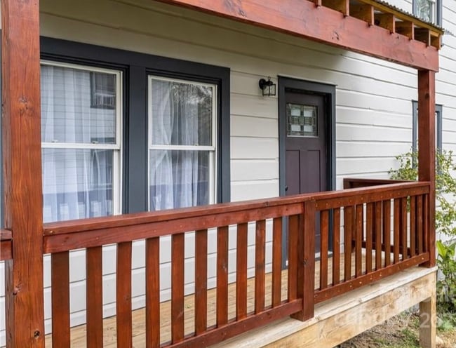 Photo - 334 N Main St