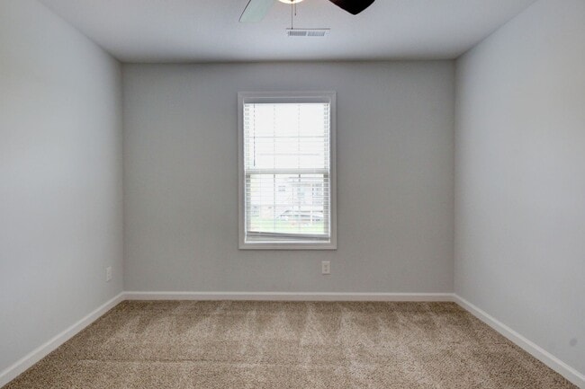 Photo - mega Huge wow. 4 bed 3 bath.