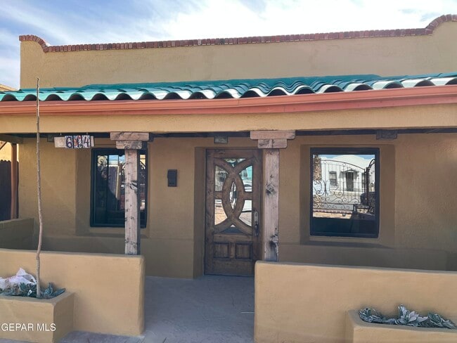 Building Photo - 3614 E Missouri Ave