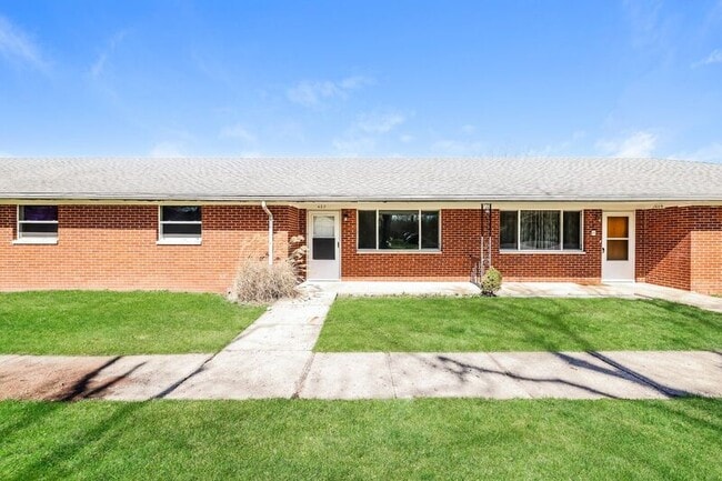 Building Photo - 447 Ogden Rd