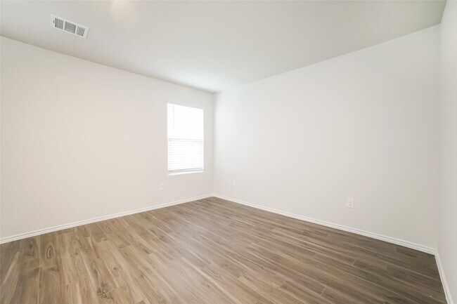 Photo - 1228 Narrow Hts Dr