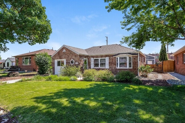 Photo - 2856 Elm St