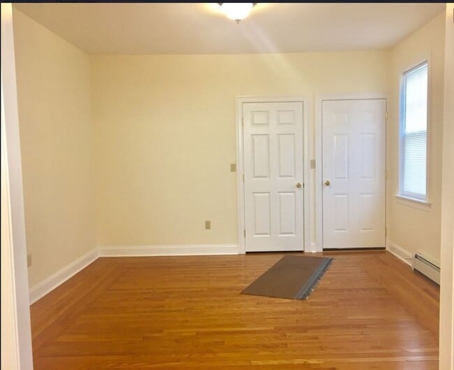 Building Photo - 45 Hotchkiss St Unit 1