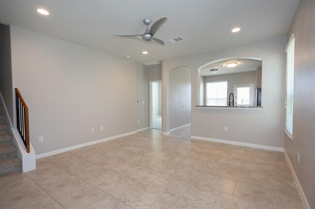 Photo - 415 Epiphany Ln