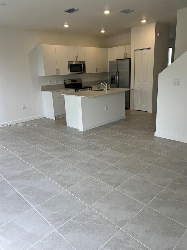 1540 NW 1st St