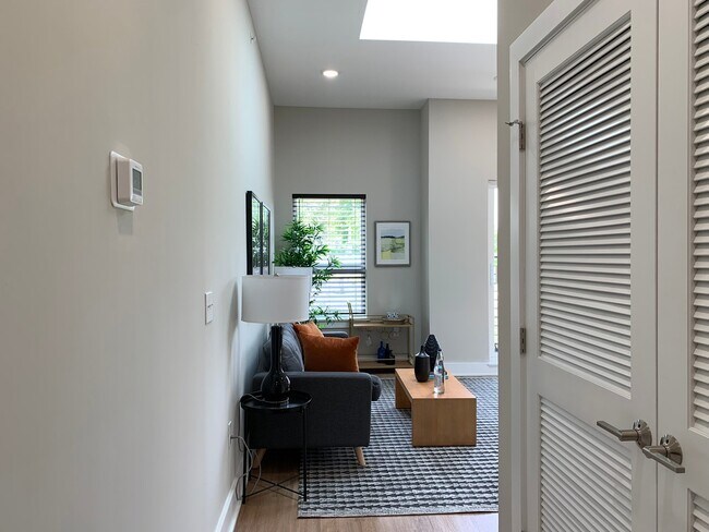 Photo - 3915 Ridge Ave Unit 301