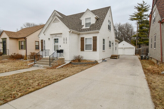 Photo - 2012 W 22nd St