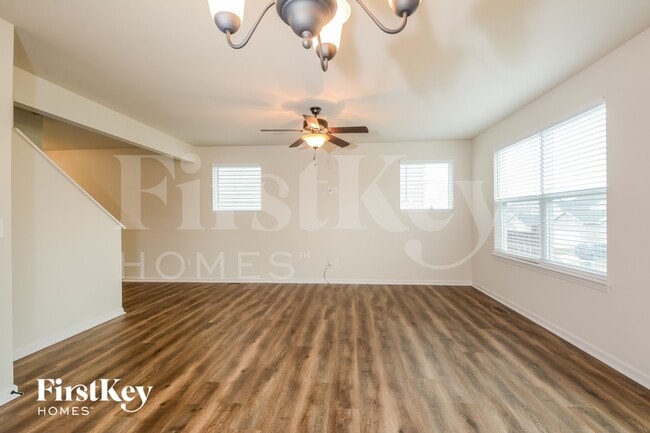Photo - 104 Shire Dr