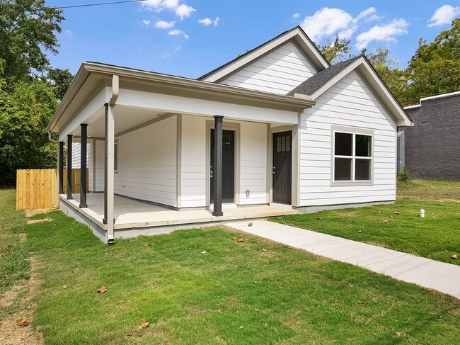 Photo - 307 W King St