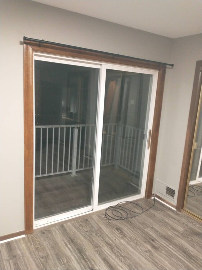 Photo - 485 Meadow Green Ln