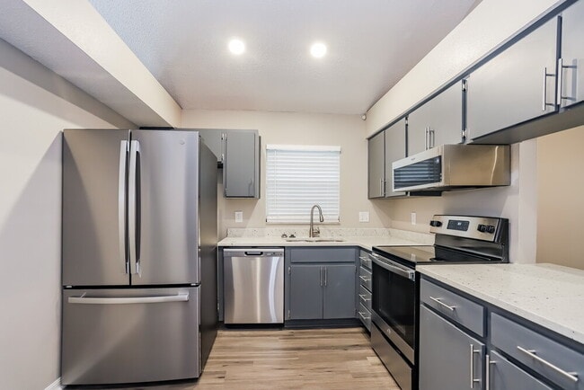 Photo - 12832 Dunhill Dr