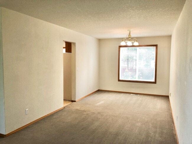 Photo - Spacious 4-Bedroom House in North Newberg near park and schools