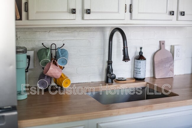 Photo - 419 W Orange St