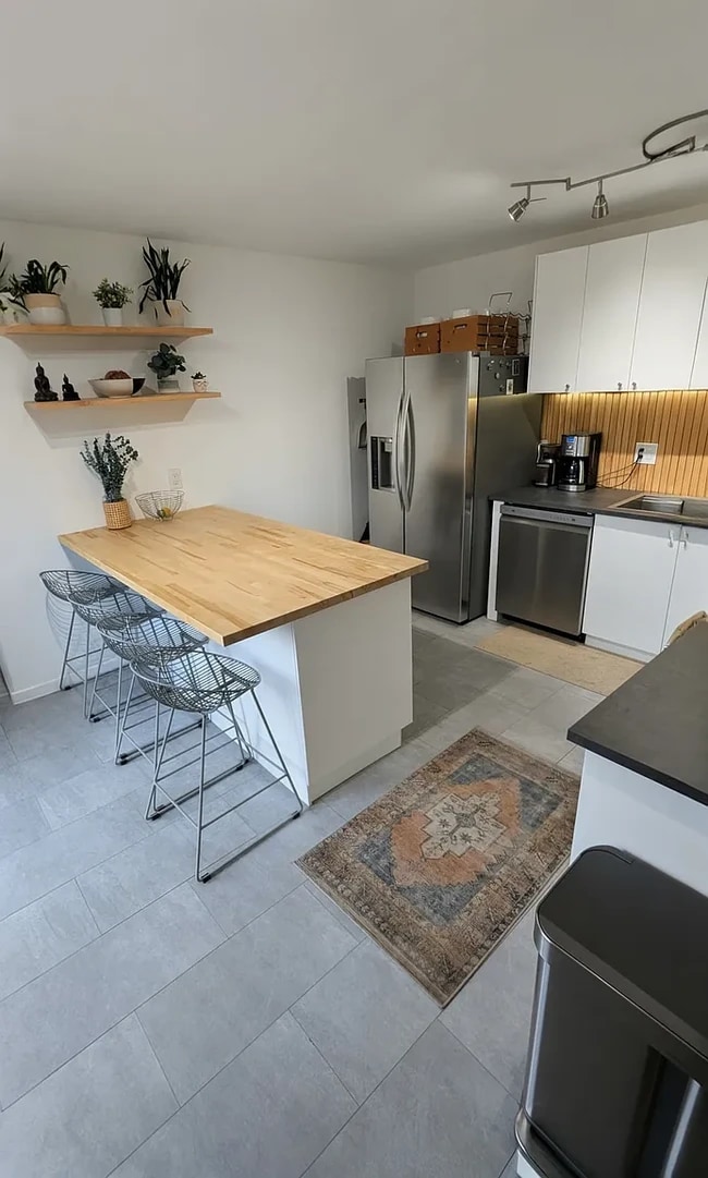 Photo - 3370 Downey Ave