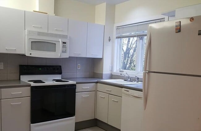 Photo - 121 Longwood Ave Unit 2B