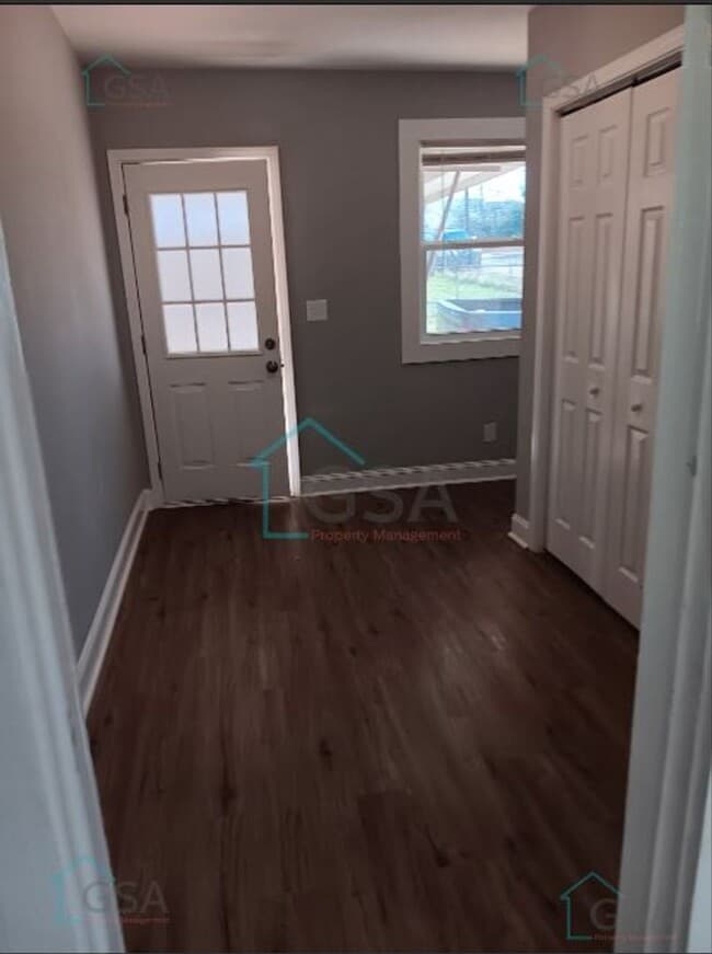 Photo - 3 Bedroom 2 Bath Available!