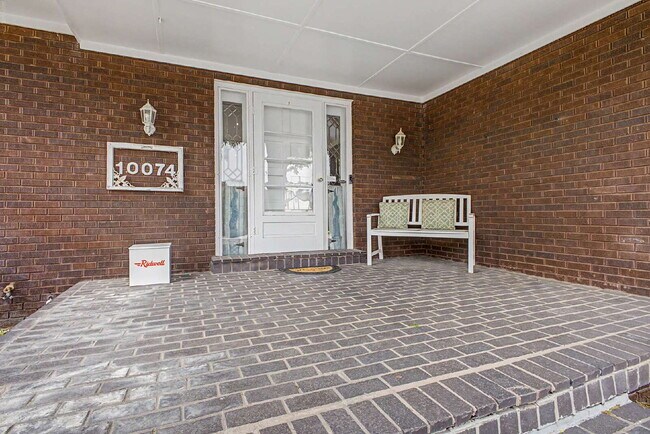 Photo - "Spacious 4-Bedroom Oasis with 4 Full Baths in Prime Englewood Location – 3306 Sq. Ft. of Comfort...