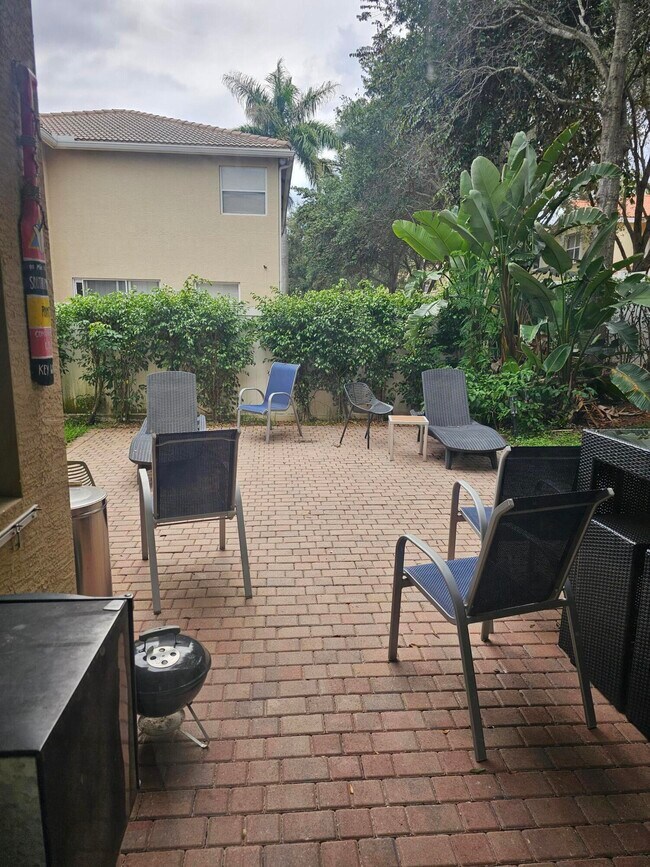 Photo - 7533 Topiary Ave