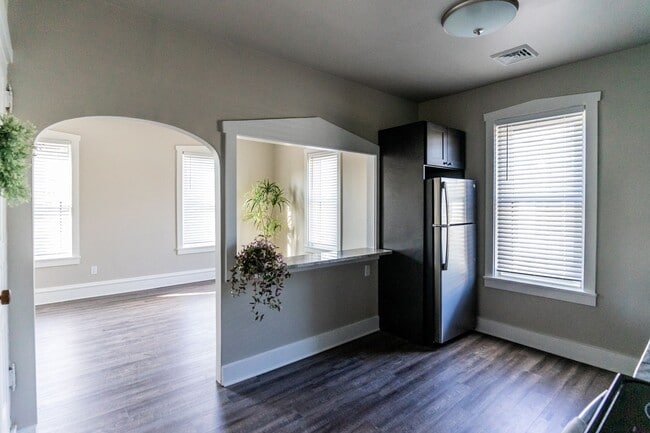 Photo - Market Street Commons A Unit 4 Park 201