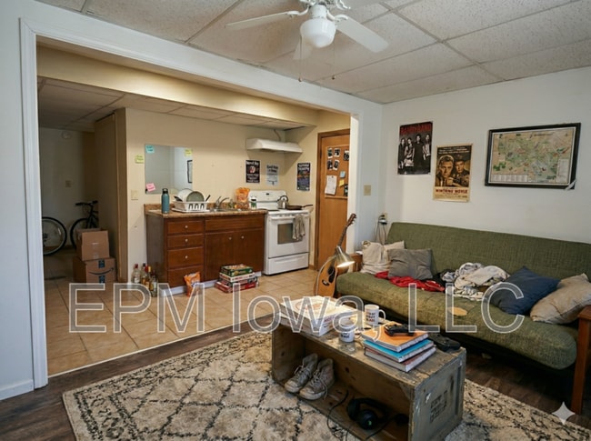 Building Photo - 604 W Seerley Blvd