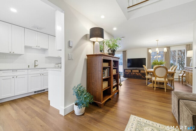 Photo - 60 Cinnamon Spring Unit 60