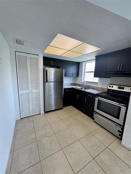 Building Photo - 101 NE 41st St Unit E85 Rental