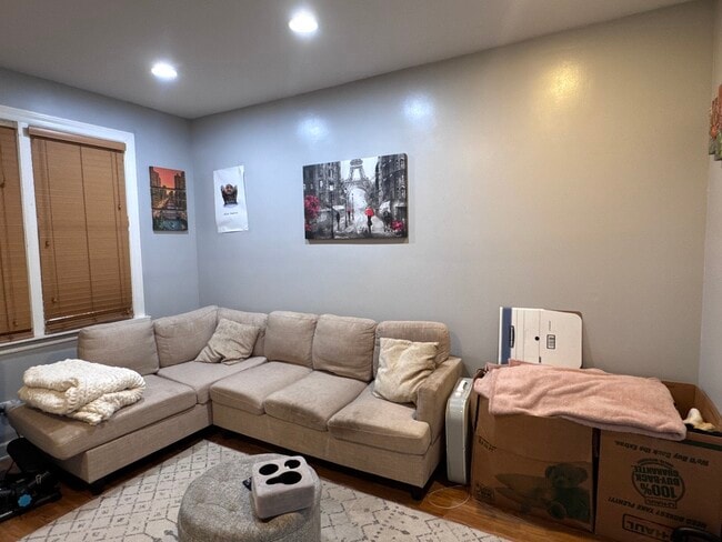 Photo - 2552 N Southport Ave