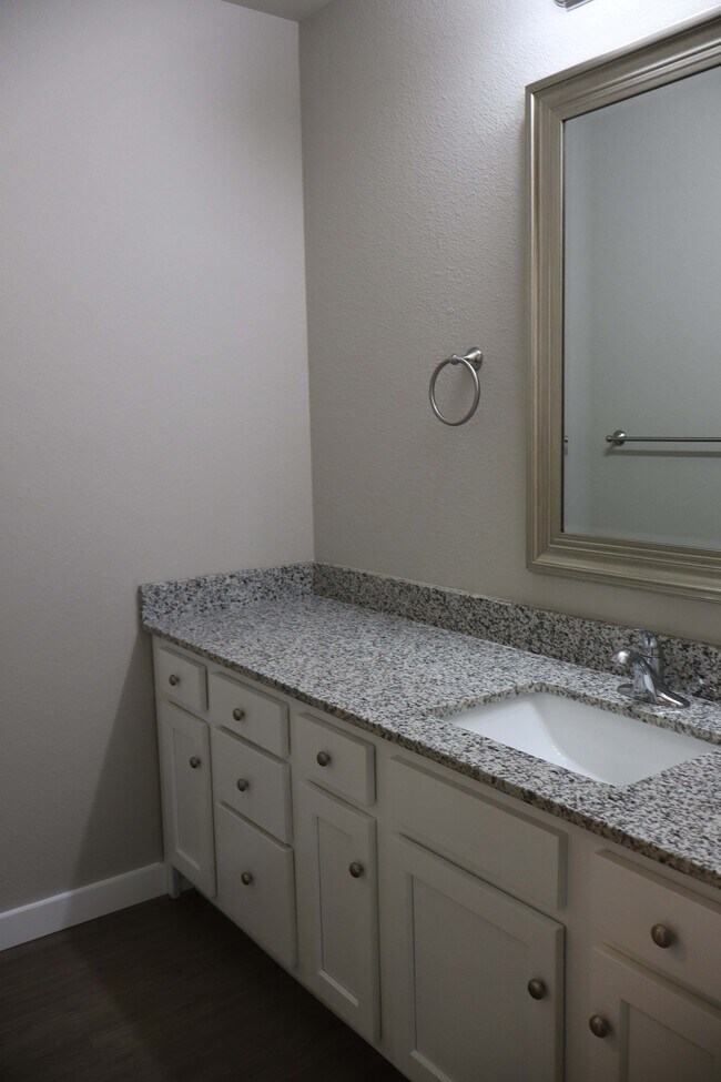 Photo - 1322 Seals St