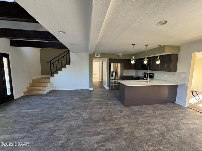Photo - 6088 S Williamson Blvd