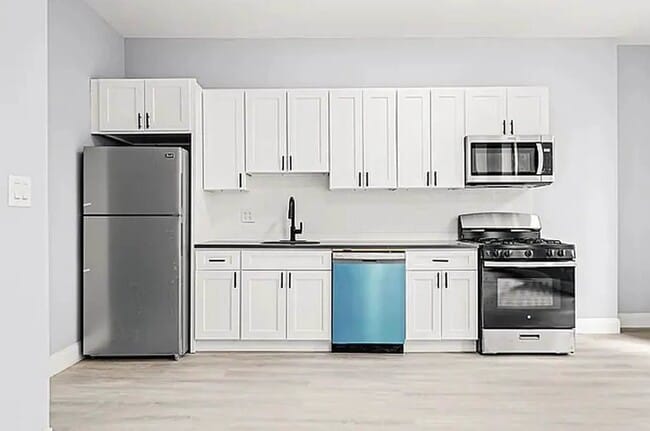 Photo - Saint Nicholas Avenue