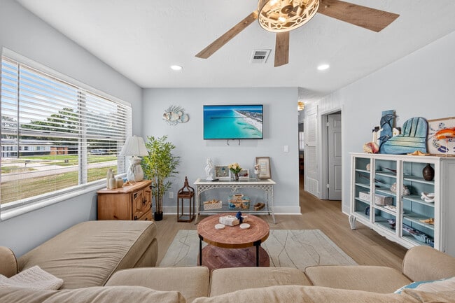 Photo - 111 N Lorraine Dr
