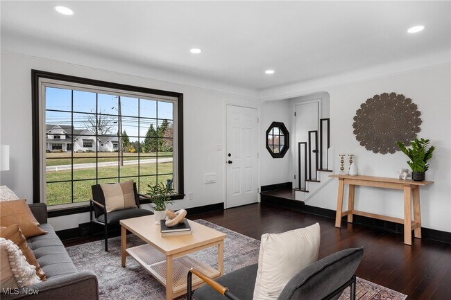 Photo - 5205 Harper Rd