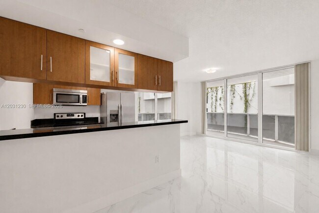 Photo - 601 NE 23rd St Unit 706