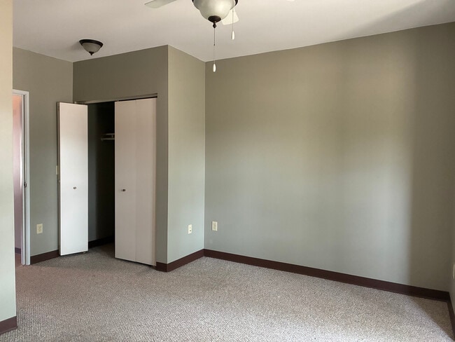 Photo - Washington Square Apartments
