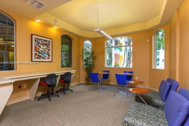 Photo - 6001 SW 70th St Unidad 325
