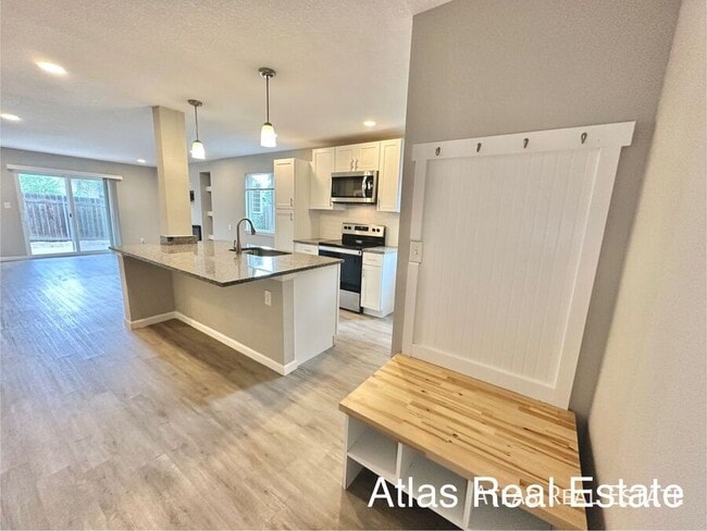Building Photo - 6741 Dublin Loop W Unit B Rental