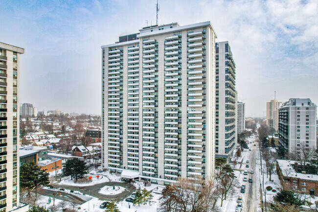 Photo - 77 Davisville