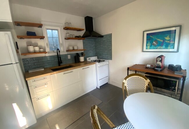 Photo - 805 Highland Ave