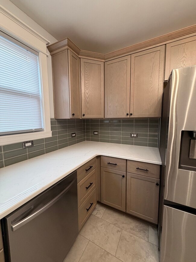 Photo - 77 Lovering Ave Unit #2 Upper Flat