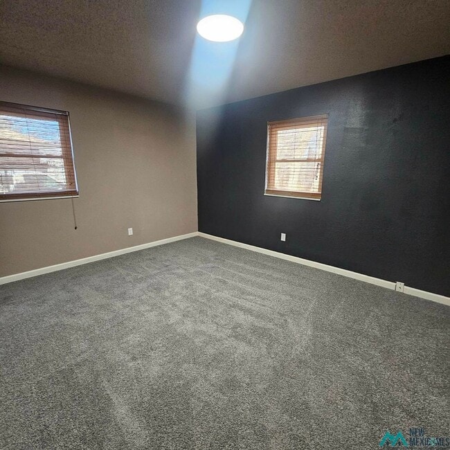 Photo - Month-to-Month ONLY 3 bed/1 bath home for rent- Available now!! $1115/mo