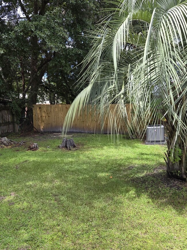 Photo - 123 Hunt Club Ct