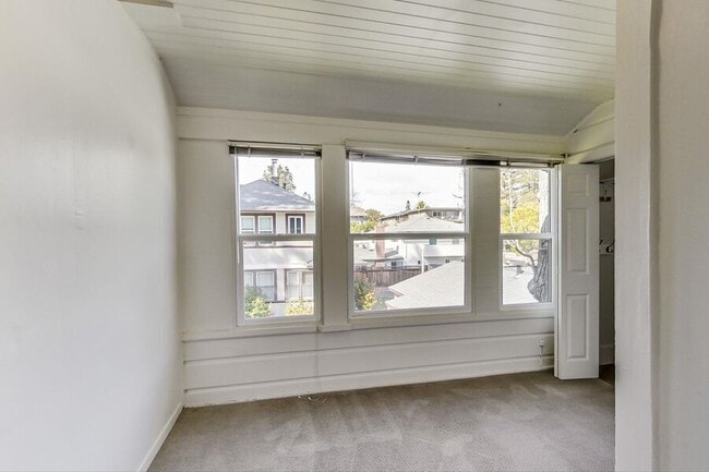 Photo - 159 Emerson St Unit 05