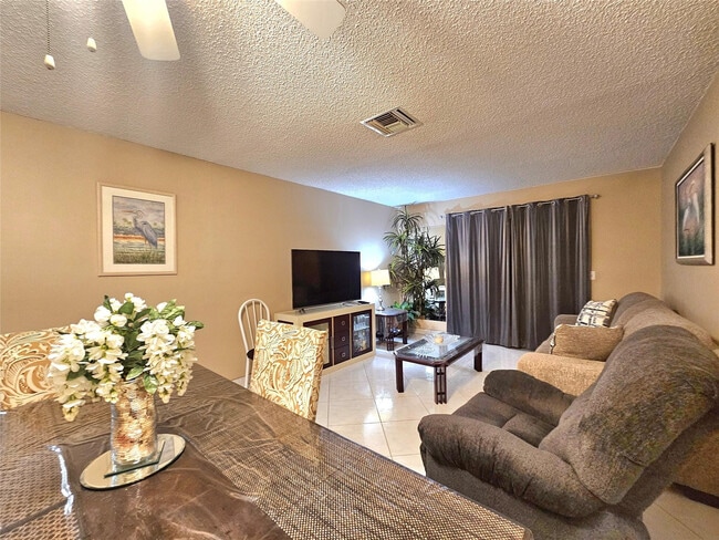 Photo - 2141 NE 1st Ct Unit 201