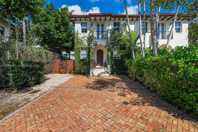 Photo - 464 Fernwood Rd Townhome