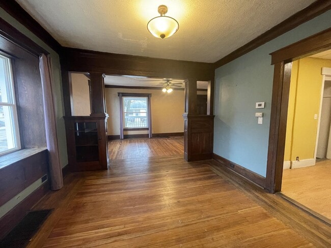 Photo - 329 S Clemens Ave