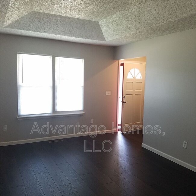 Photo - 11418 E 71 St