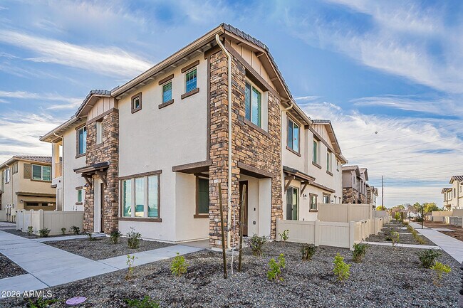 Building Photo - 4100 S Pinelake Way