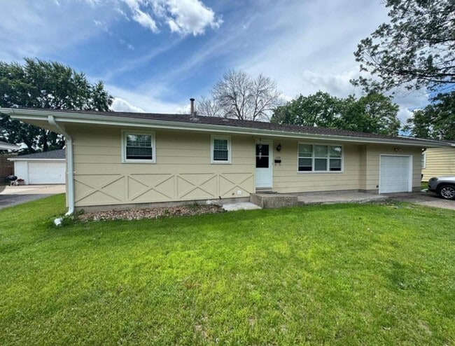 Building Photo - 3119 67th Ave N