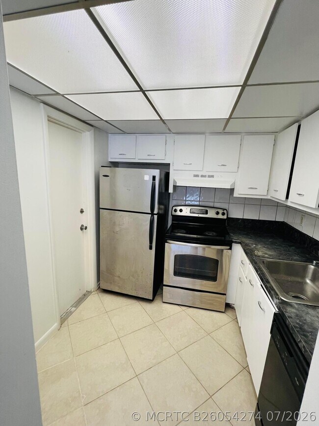 Photo - 604 NW 13th St Unit 21