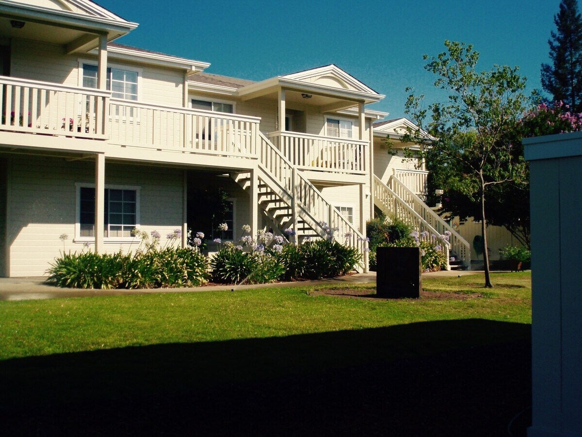 Photo - Downstairs Spacious 2 Bedroom 1 Bath Unit just minutes from the Sonoma Plaza